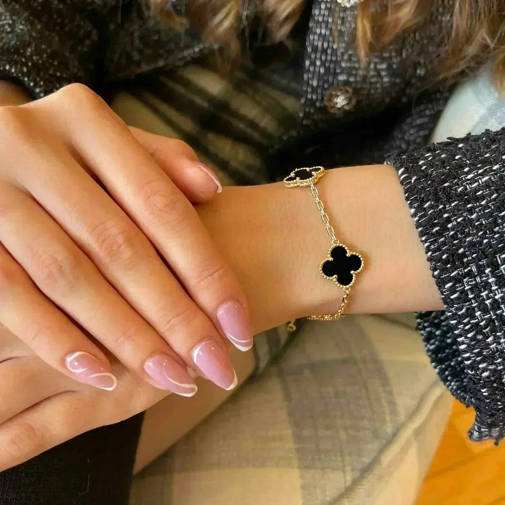 [Glow Jewelry] CLOVER 5 MOTIF ONYXS BRACELET COLLECTION