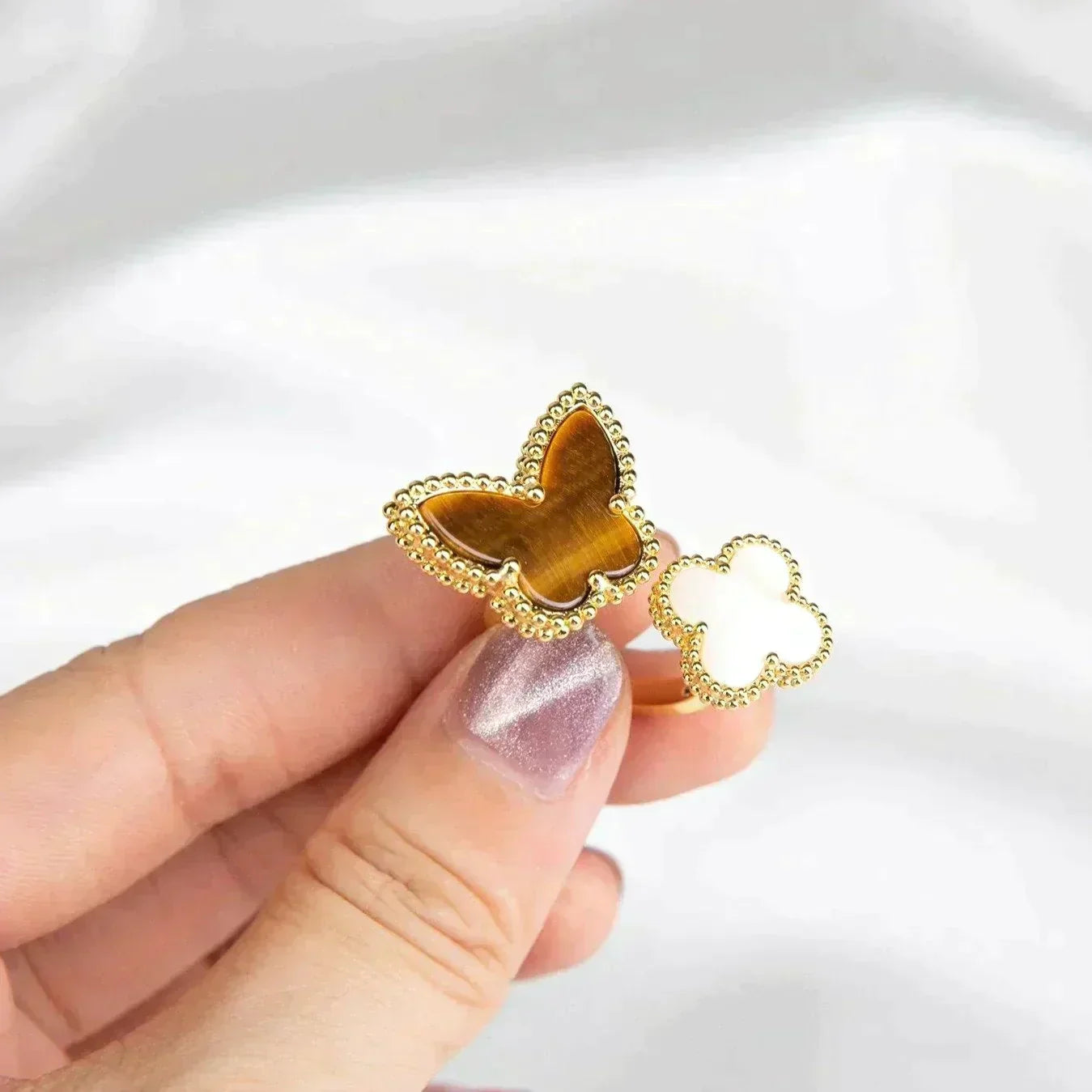 ¡®Glow¡¯LUCKY BETWEEN THE FINGER RING