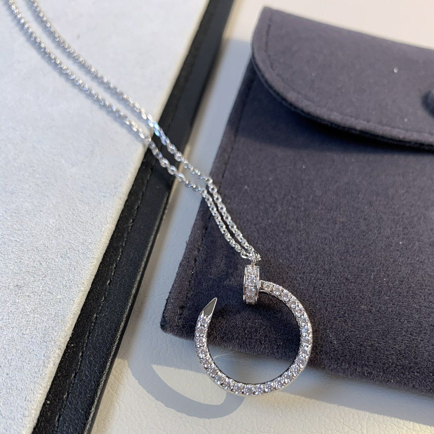 GlowJUSTE NECKLACE SILVER DIAMONDS