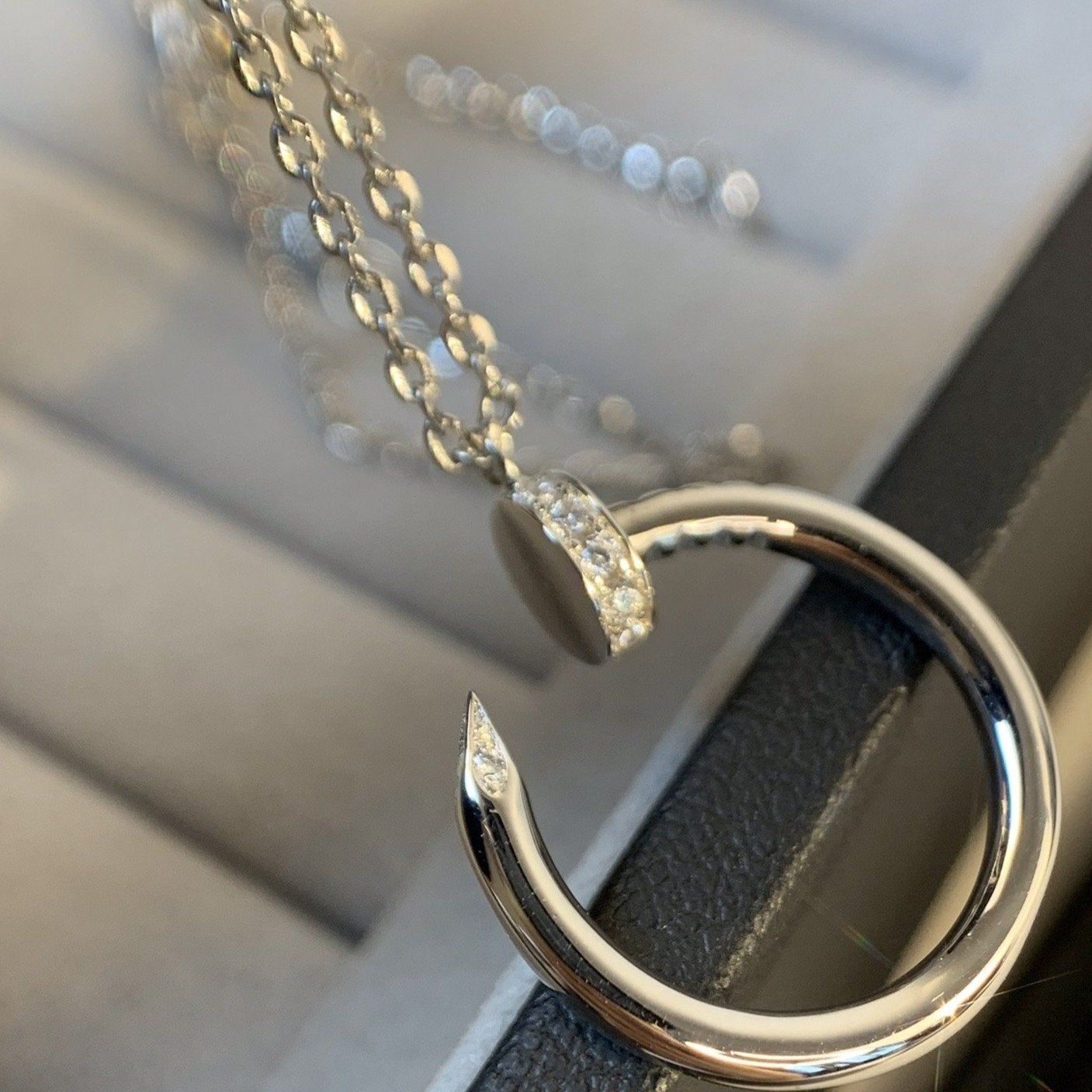 GlowJUSTE NECKLACE SILVER