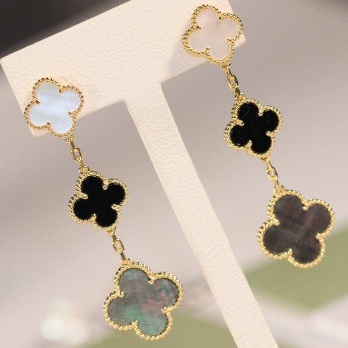 ¡®Glow¡¯CLOVER EARRINGS GOLD ONYX MOP 3 MOTIF