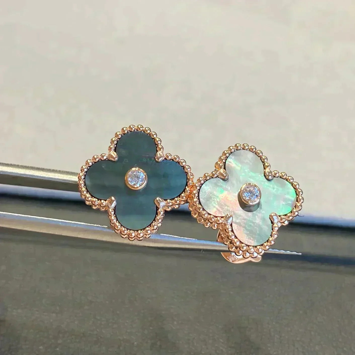 ¡®Glow¡¯CLOVER MEDIUM 1 MOTIFS GRAY MOP  DIAMOND EARRINGS