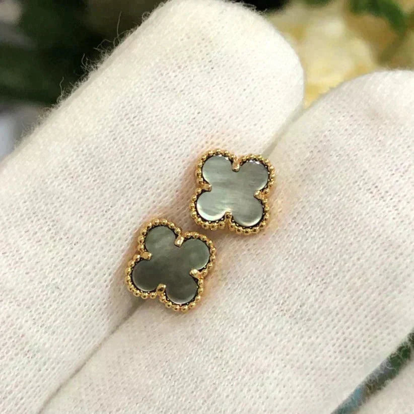 ¡®Glow¡¯CLOVER MINI 9.5MM GRAY MOP EARRINGS