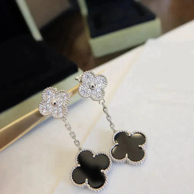 ¡®Glow¡¯CLOVER 2 MOTIFS  DIAMOND ONYX EARRINGS SILVER