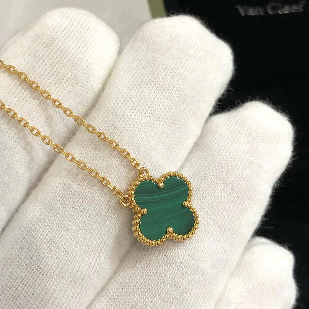 ¡®Glow¡¯CLOVER 15MM MALACHITE SINGLE FLOWER  NECKLACE