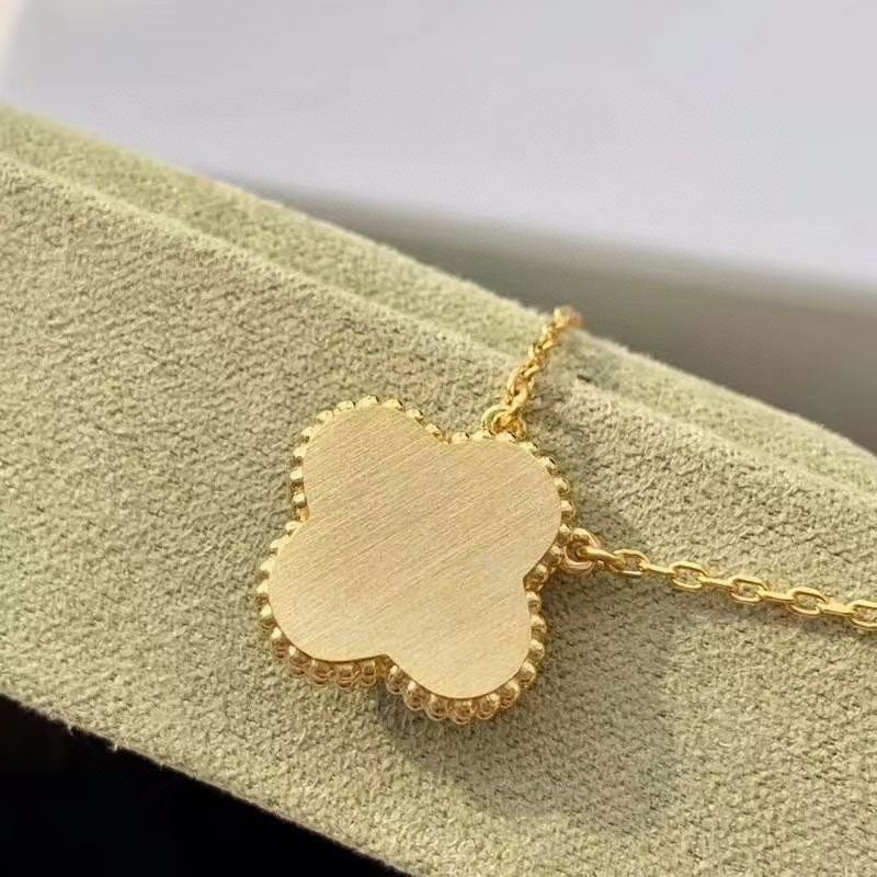 ¡®Glow¡¯CLOVER 15MM DIAMOND TURQUOISE NECKLACE