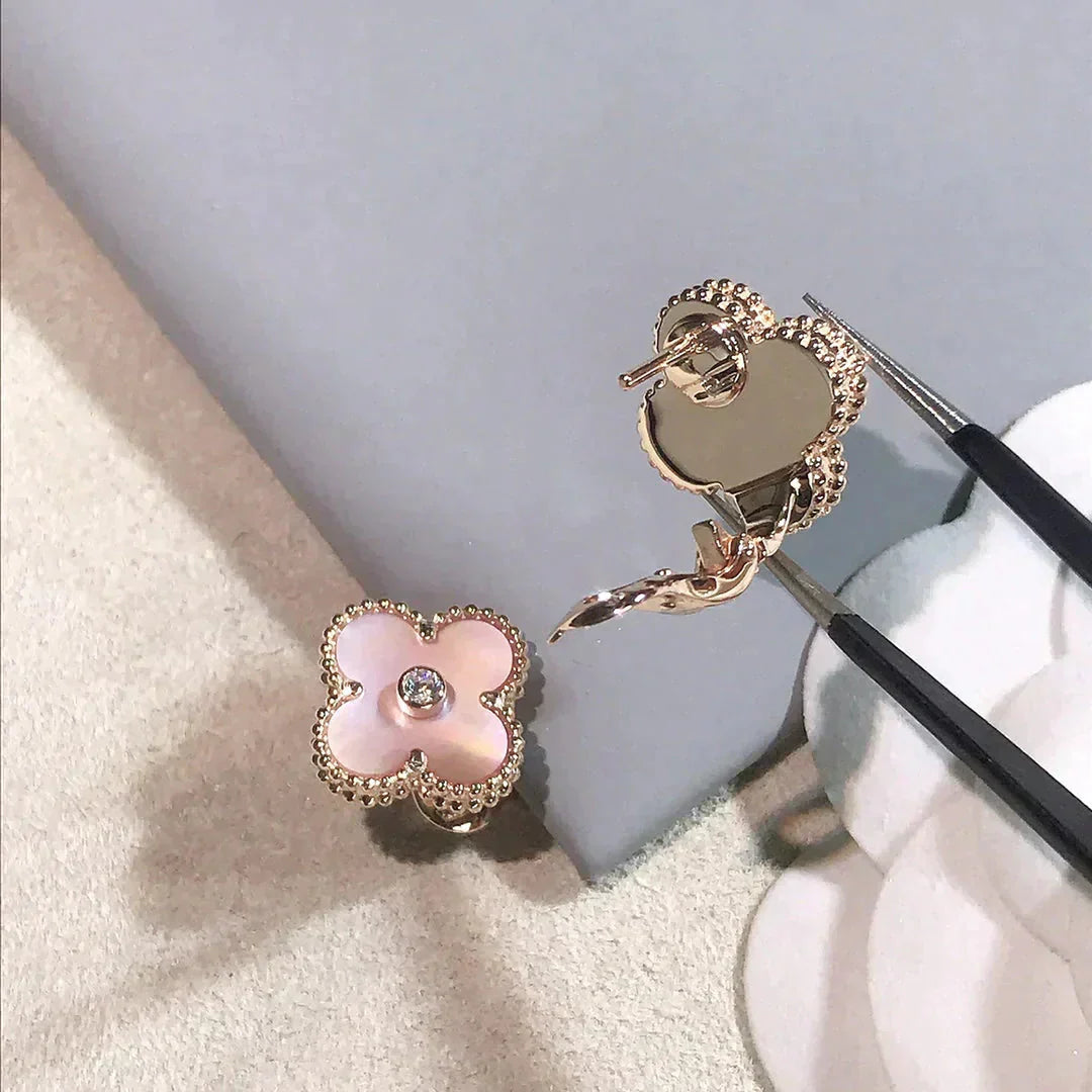 ¡®Glow¡¯CLOVER MEDIUM 1 MOTIFS  PINK MOP DIAMOND EARRINGS