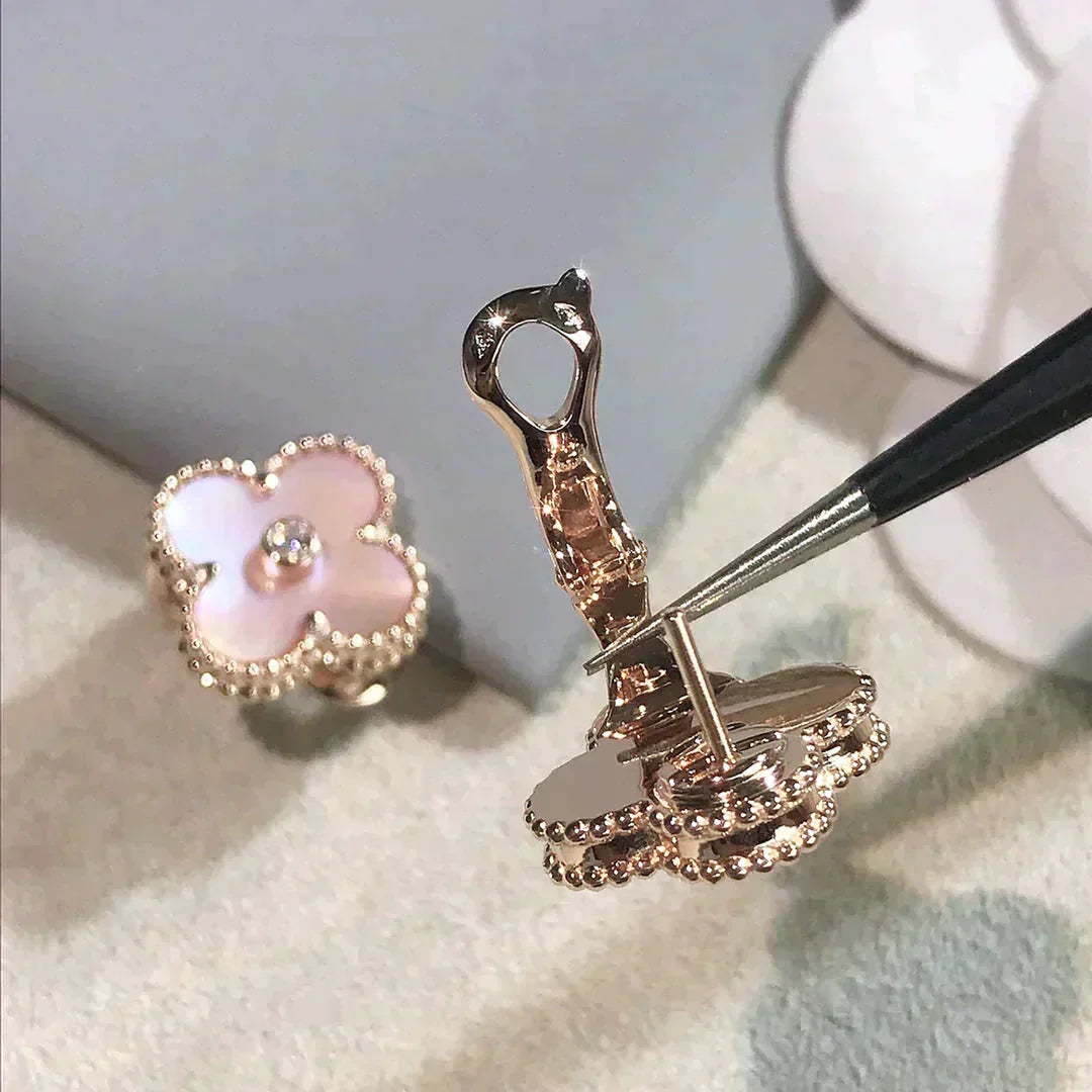 ¡®Glow¡¯CLOVER MEDIUM 1 MOTIFS  PINK MOP DIAMOND EARRINGS