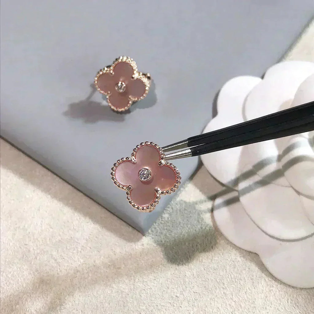 ¡®Glow¡¯CLOVER MEDIUM 1 MOTIFS  PINK MOP DIAMOND EARRINGS