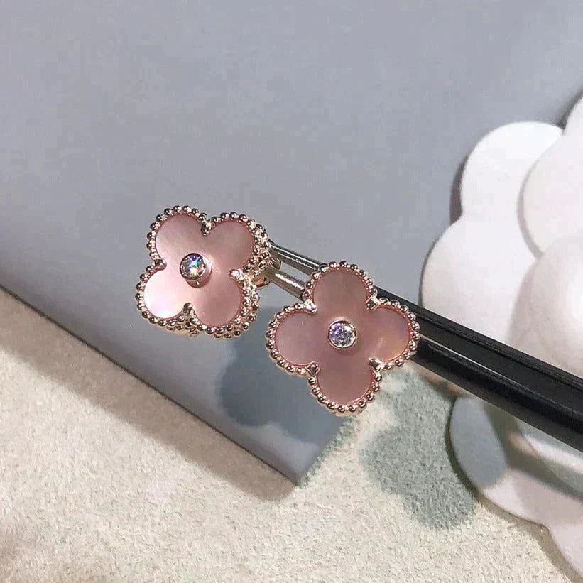 ¡®Glow¡¯CLOVER MEDIUM 1 MOTIFS  PINK MOP DIAMOND EARRINGS