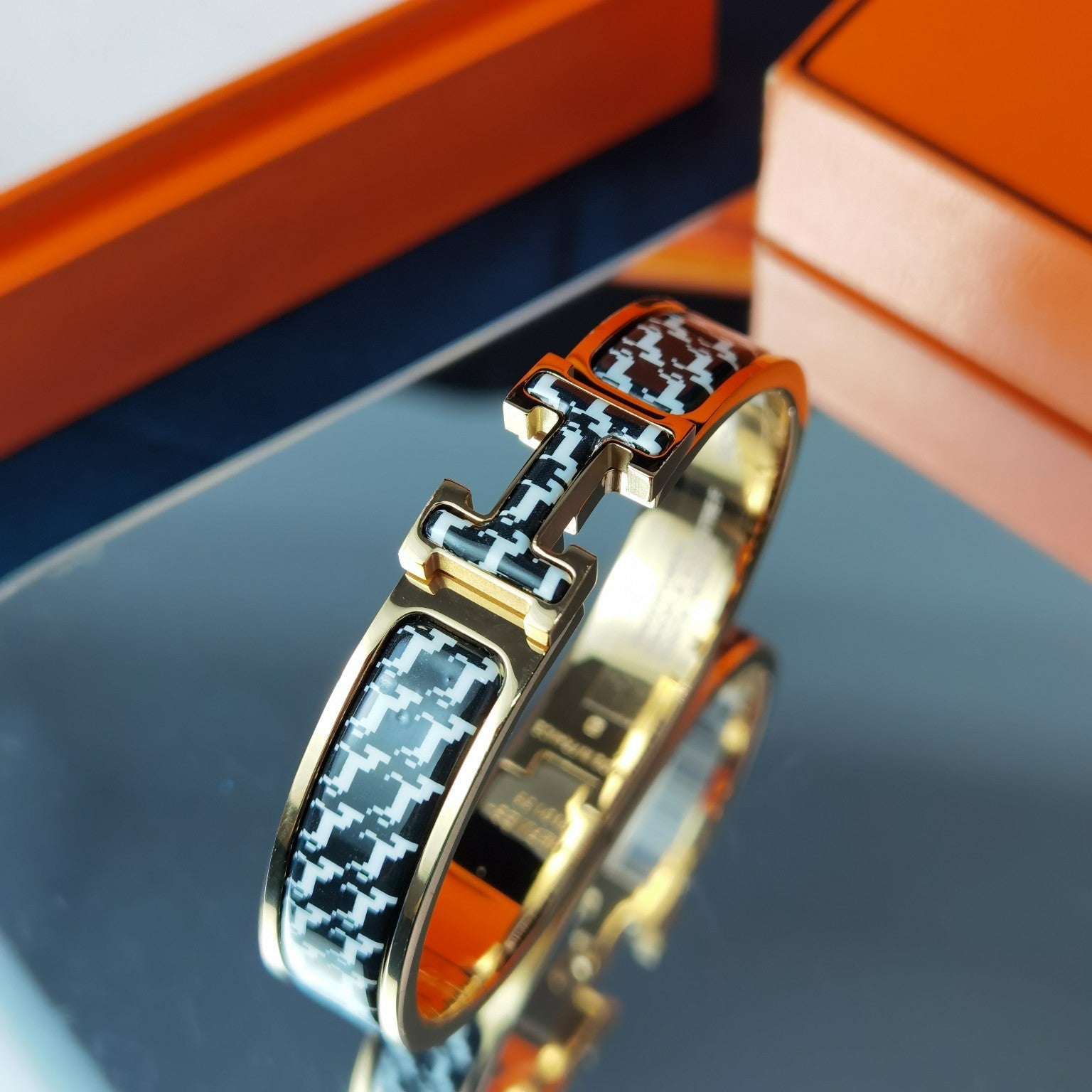 GlowH HORSE BRACELET 12MM