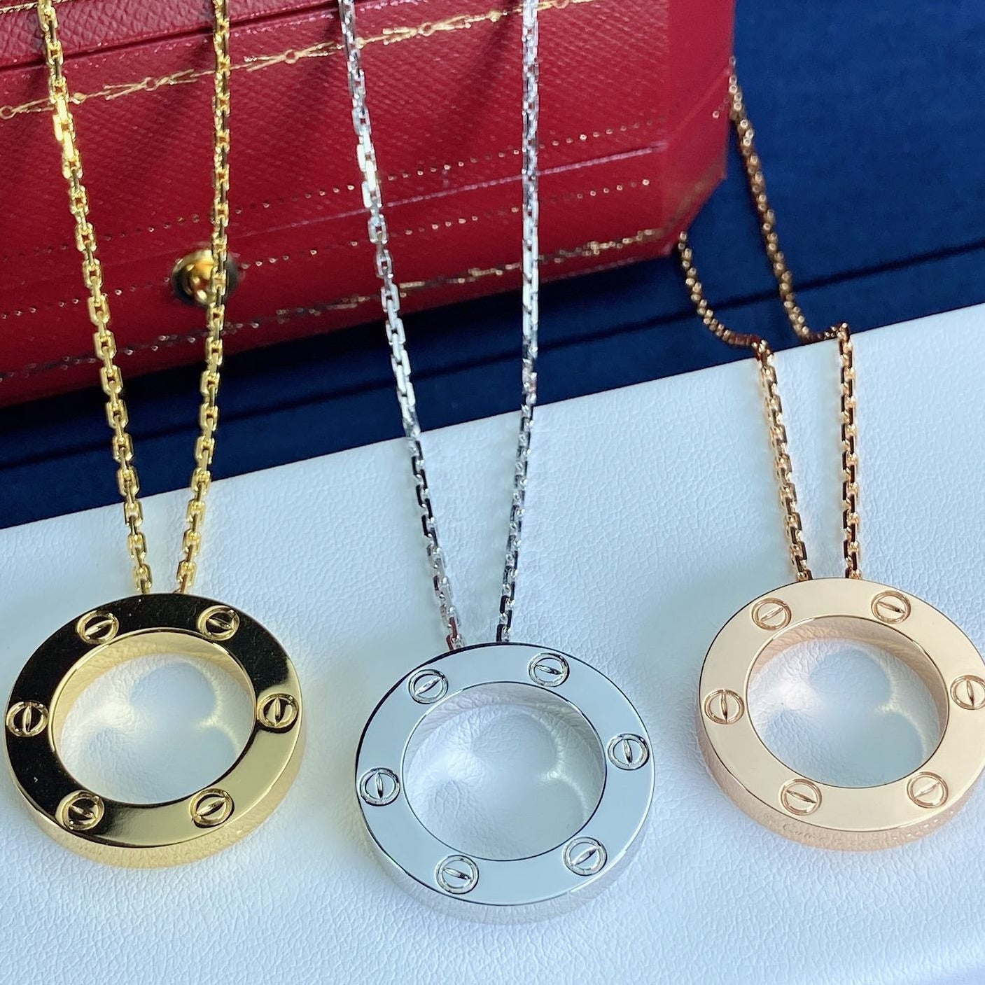 GlowLOVE NECKLACE 16MM