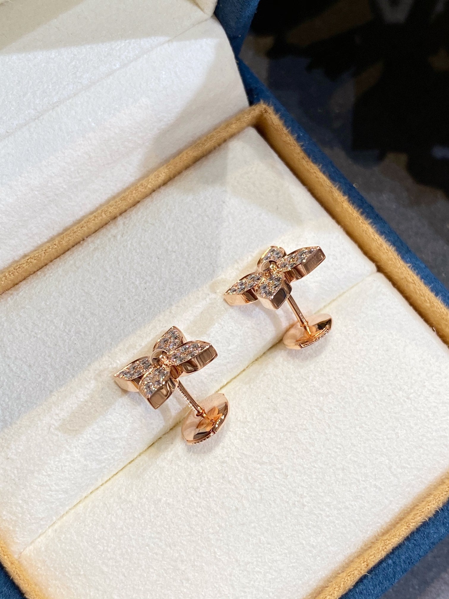 GlowSTAR DIAMOND EARRINGS