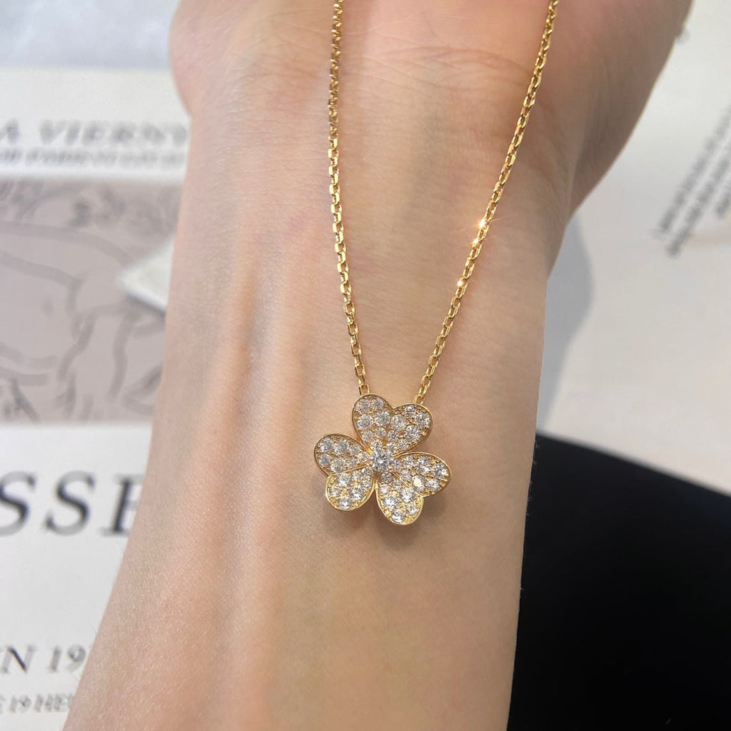 ¡®Glow¡¯FLOWER DIAMOND NECKLACE