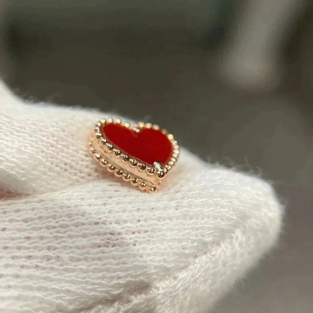 ¡®Glow¡¯HEART CARNELIAN STUD EARRINGS