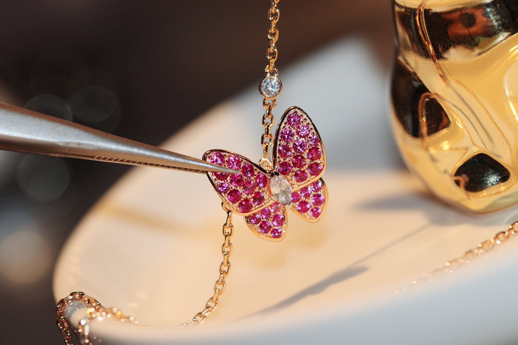 ¡®Glow¡¯BUTTERFLY RED DIAMOND ROSE GOLD NECKLACE