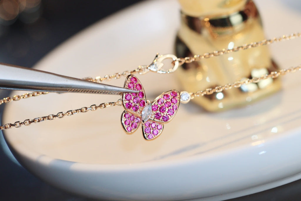 ¡®Glow¡¯BUTTERFLY RED DIAMOND ROSE GOLD NECKLACE
