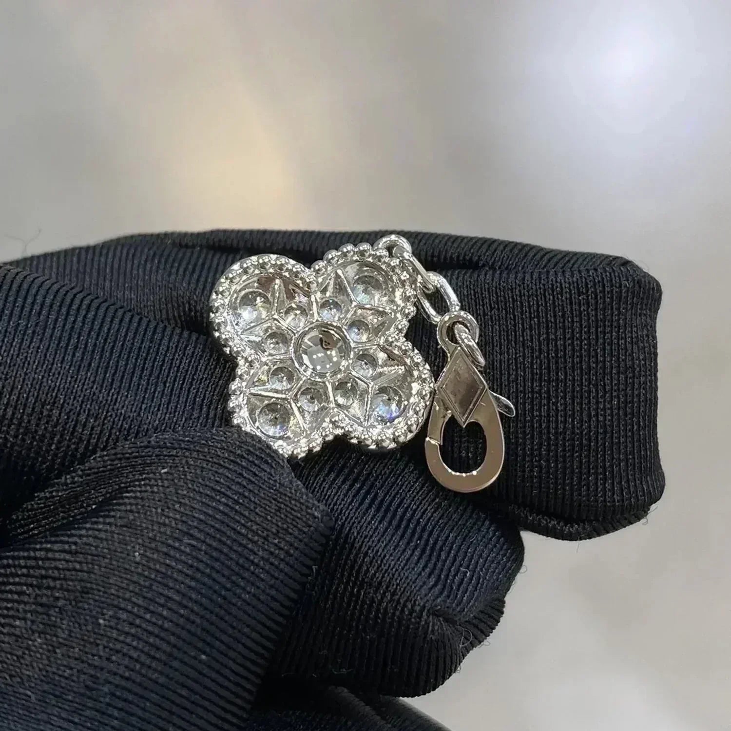 [Glow Jewelry] CLOVER 5 MOTIF FULL DIAMOND BRACELET COLLECTION