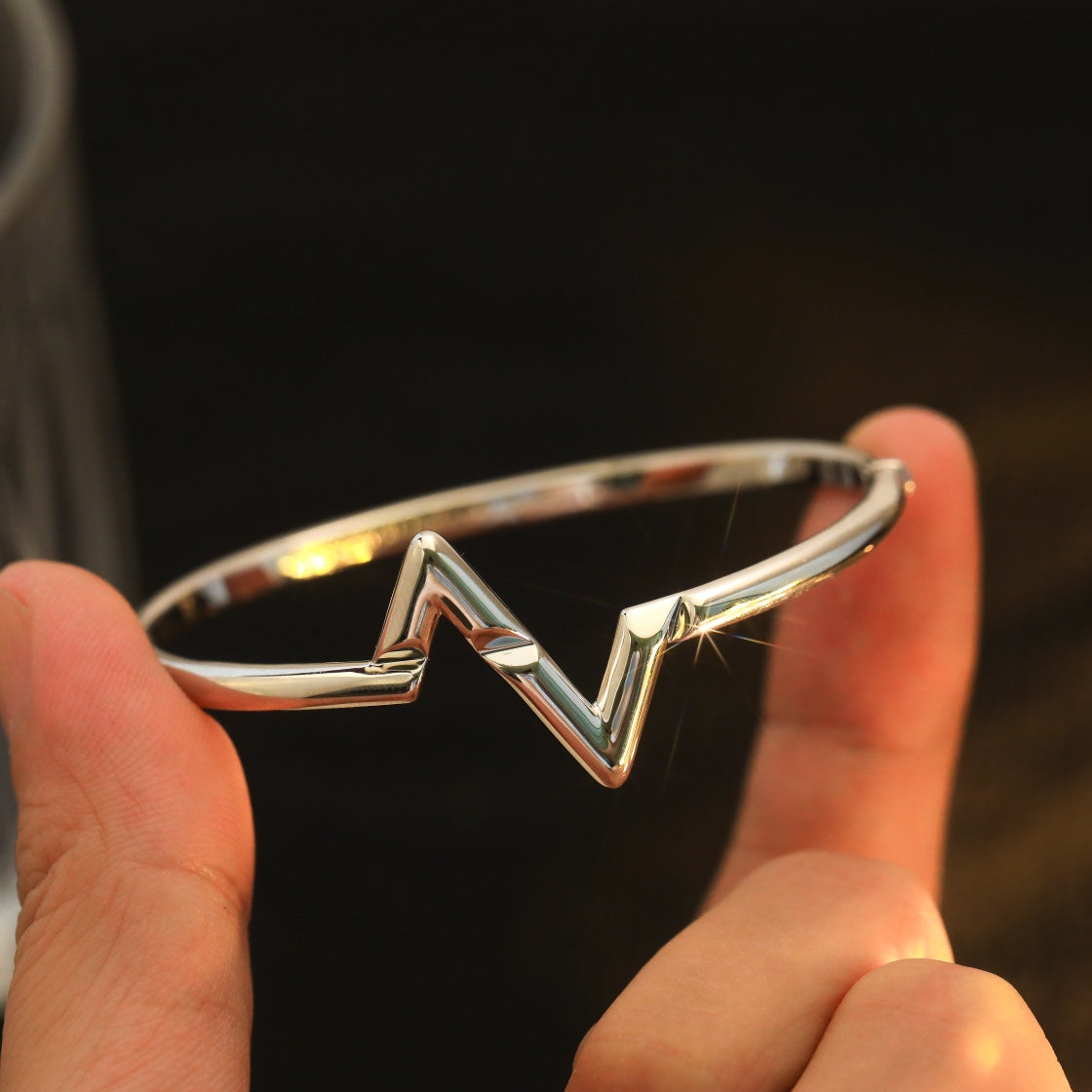GlowVOLTE UPSITE DOWN BRACELET