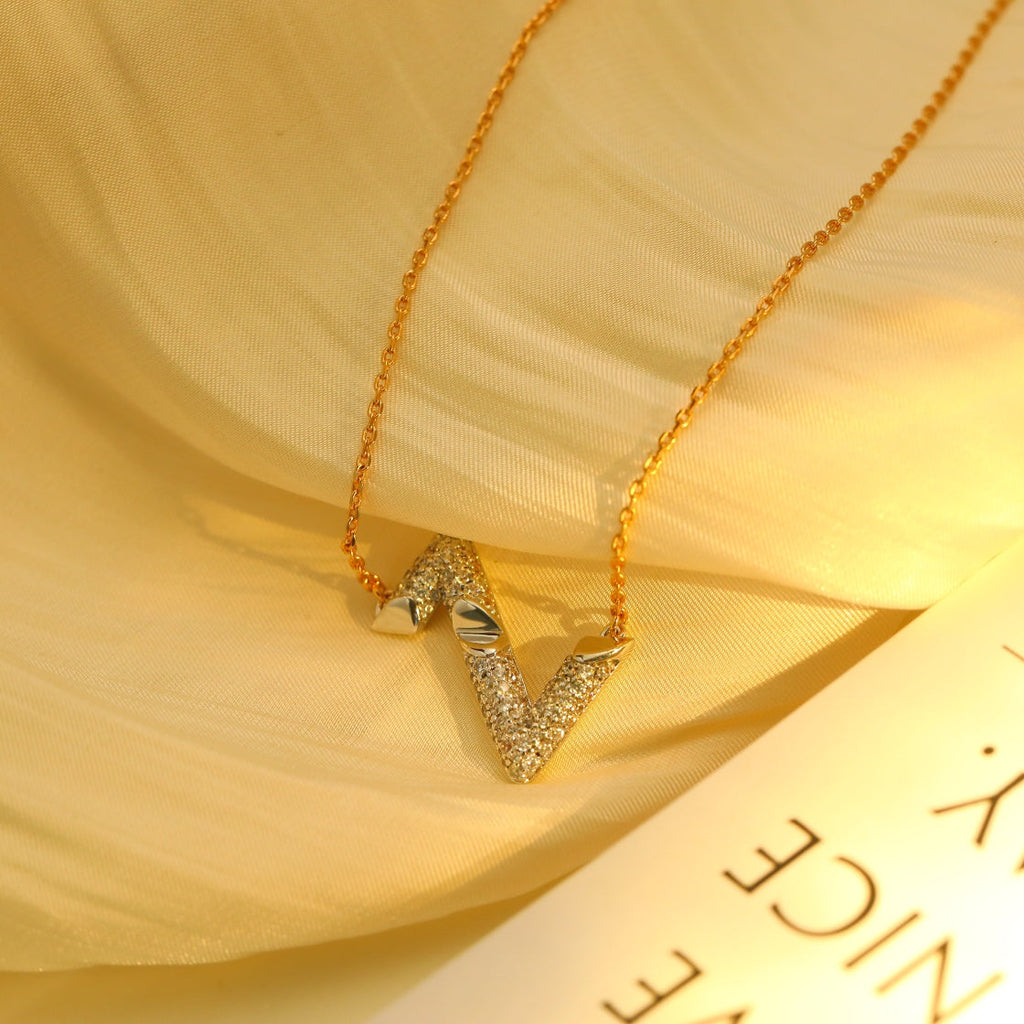 GlowVOLT SILVER DIAMOND PEDANT NECKLACE