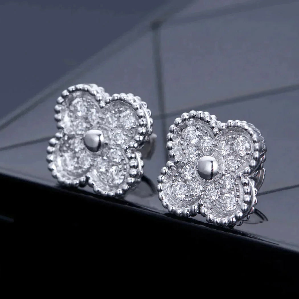 ¡®Glow¡¯CLOVER 1 MOTIFS DIAMOND STUD EARRINGS SILVER