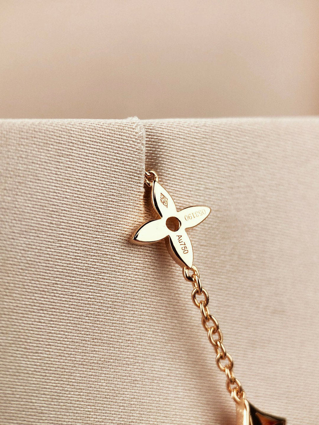 GlowSTAR AND SUN 7 MOTIFS GOLD BRACELET