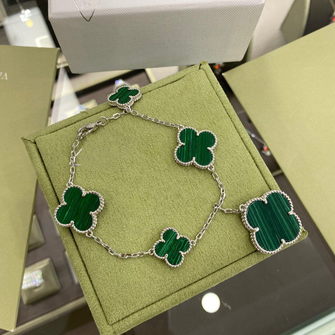 ¡®Glow¡¯CLOVER 5 MOTIFS SIVLER MALACHITE BRACELET