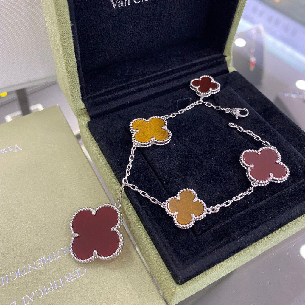 ¡®Glow¡¯CLOVER 5 MOTIFS SIVLER CARNELIAN TIGER EYE BRACELET