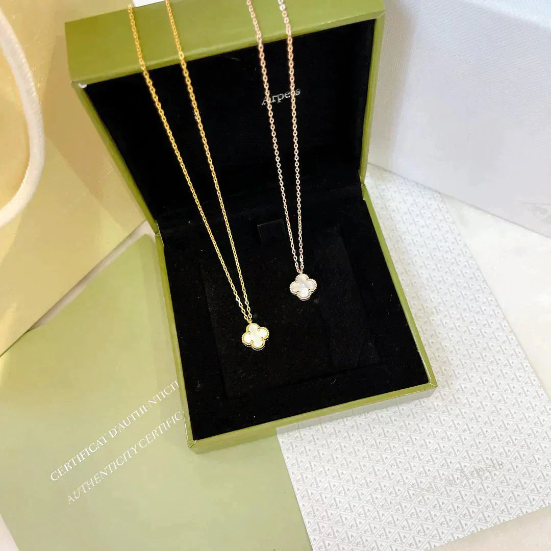 ¡®Glow¡¯CLOVER MINI 9.5MM WHITE MOTHER-OF-PEARL NECKLACE
