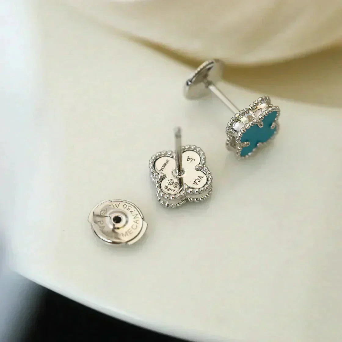 ¡®Glow¡¯CLOVER MINI 9.5MM ONYX STUD EARRINGS SILVER