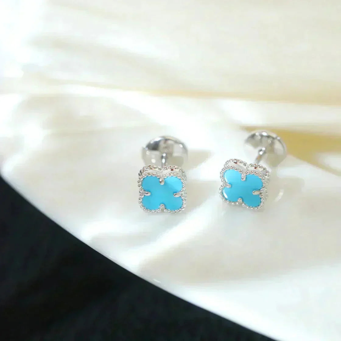 ¡®Glow¡¯CLOVER MINI 9.5MM ONYX STUD EARRINGS SILVER
