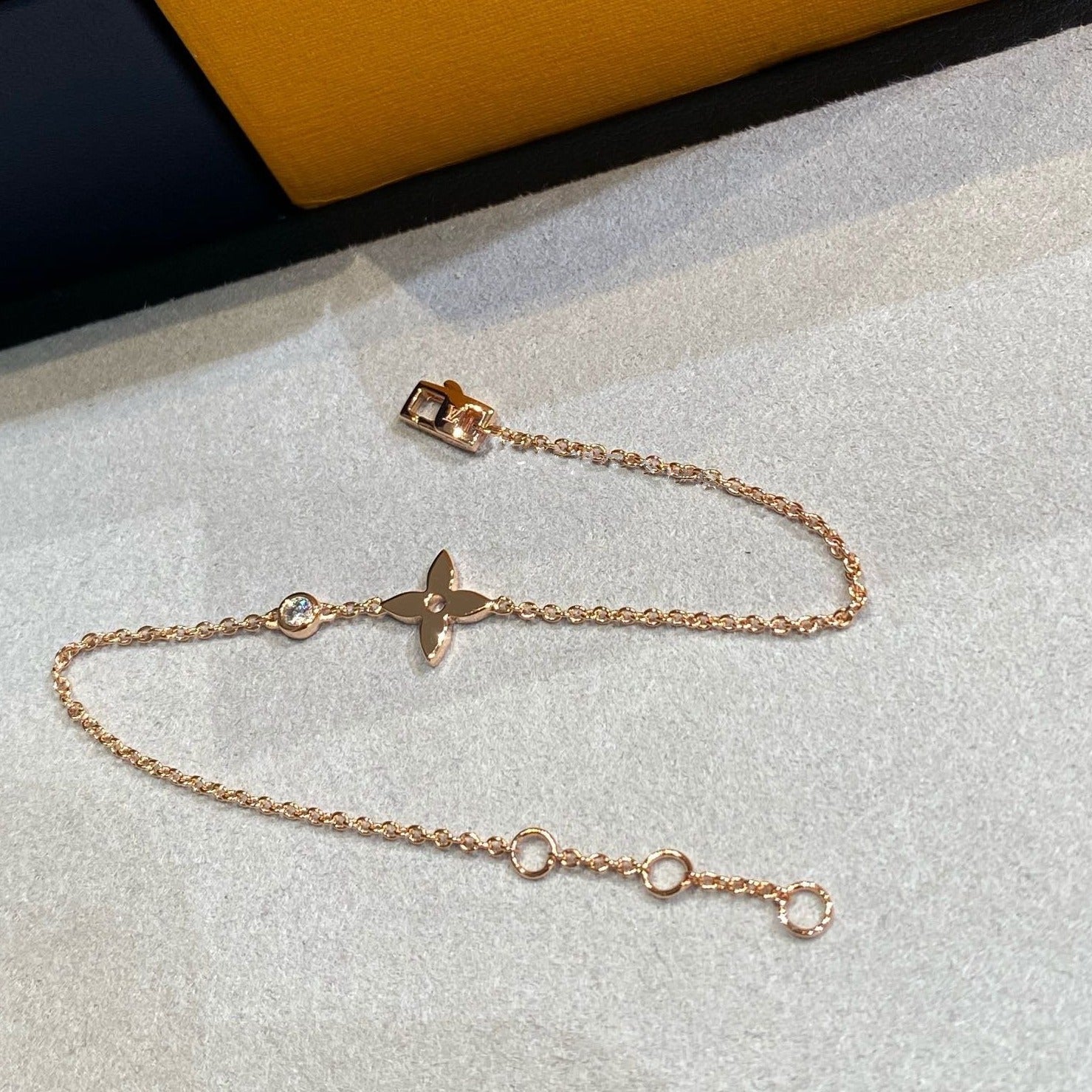 GlowSTAR DIAMOND PINK GOLD BRACELET