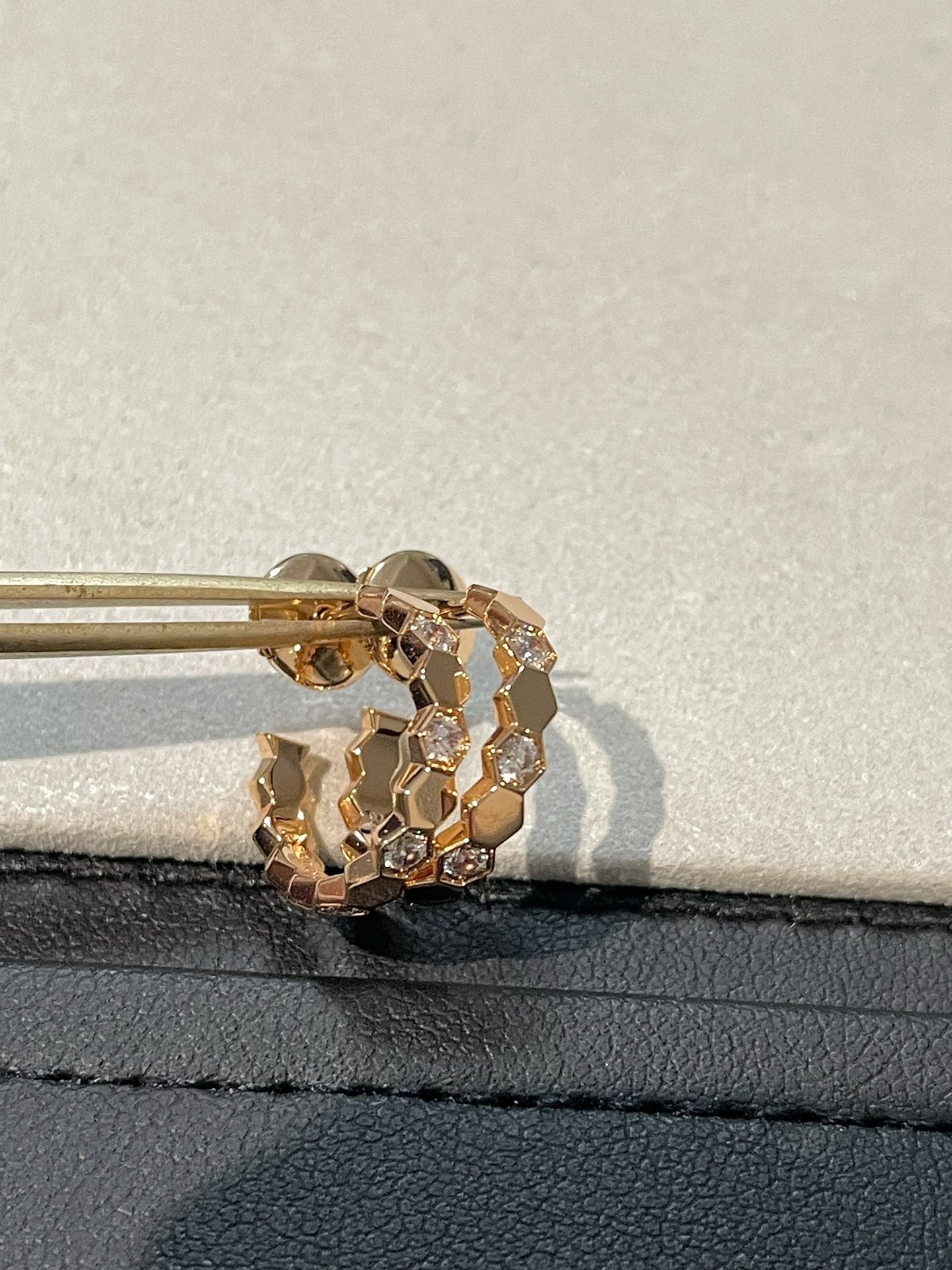 GlowBEE LOVE Earrings GOLD DIAMOND