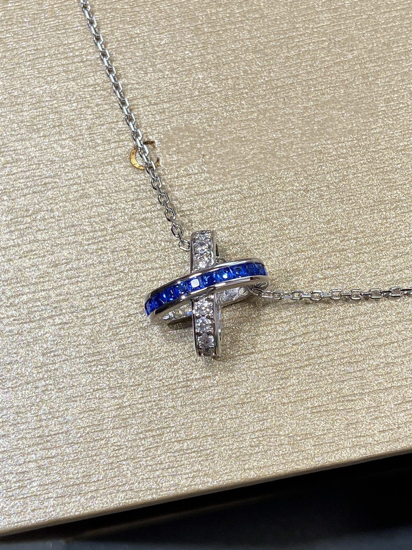 GlowLIENS DIAMOND SILVER NECKLACE