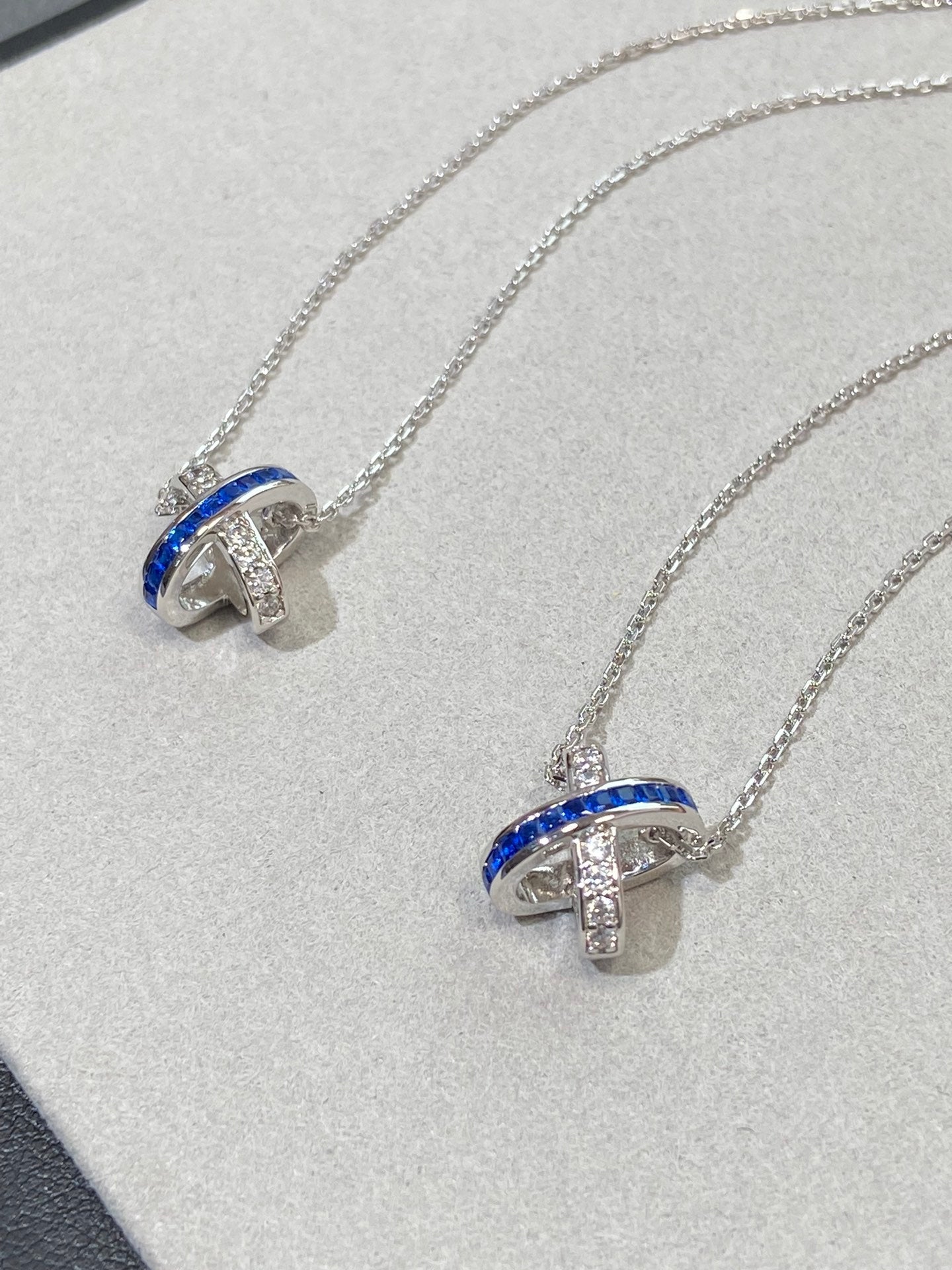 GlowLIENS DIAMOND SILVER NECKLACE