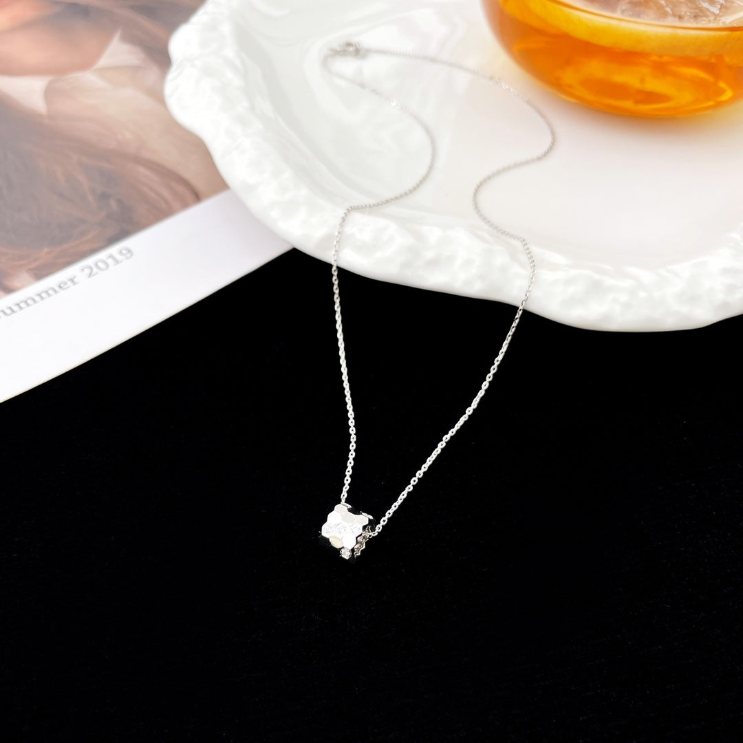 GlowBEE MINI PEDANT DIAMOND NECKLACE