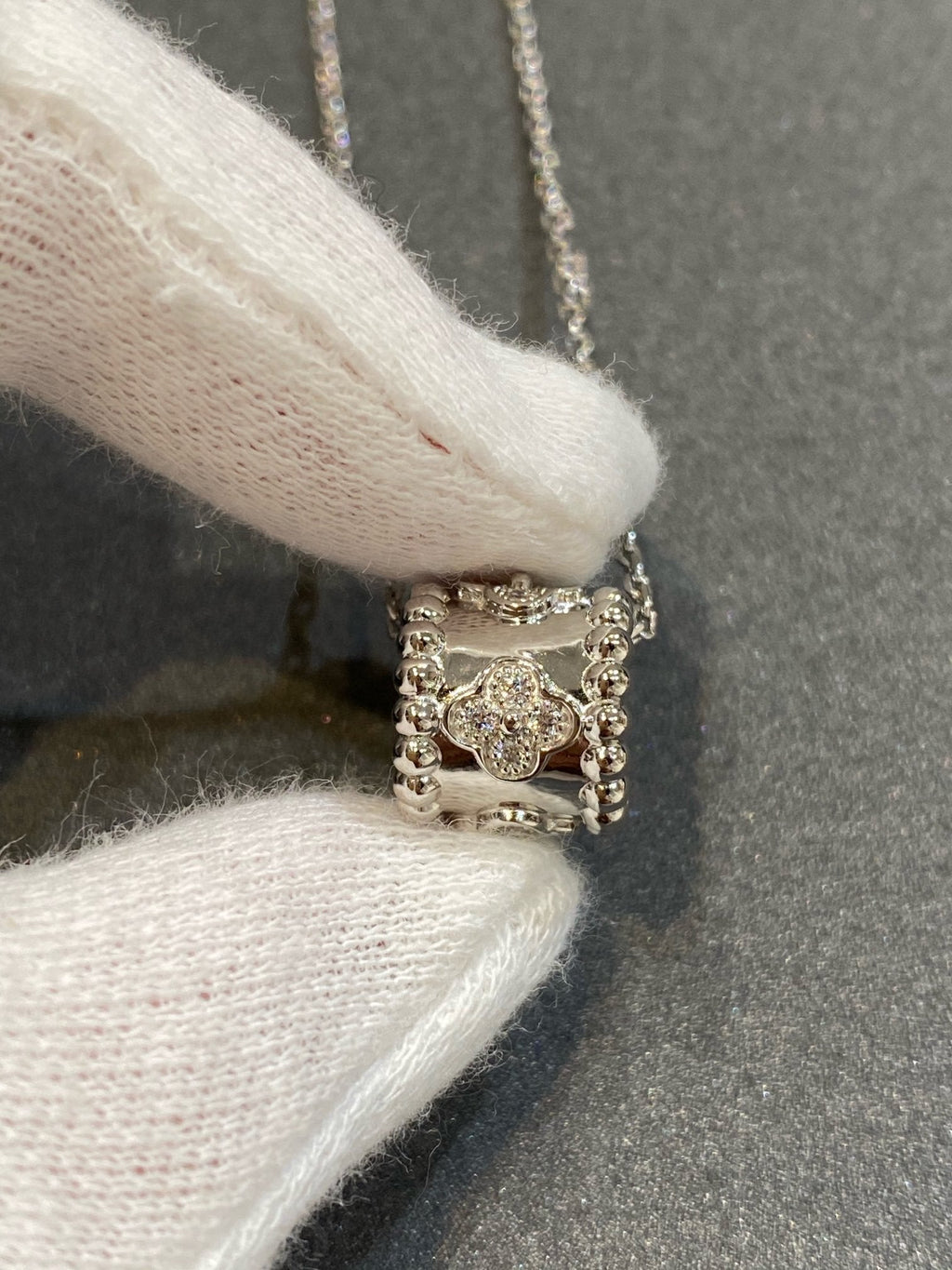 ¡®Glow¡¯PERLEE PEDANT SIVLER DIAMOND NECKLACE