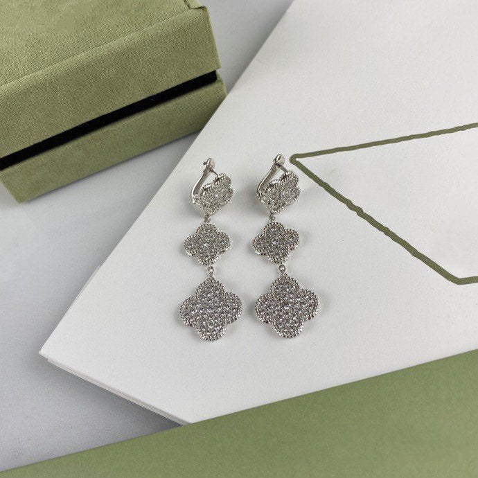¡®Glow¡¯CLOVER 3 MOTIF DIAMOND SILVER DROP EARRINGS