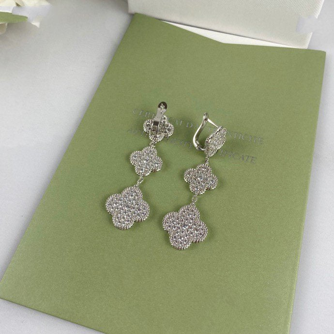 ¡®Glow¡¯CLOVER 3 MOTIF DIAMOND SILVER DROP EARRINGS