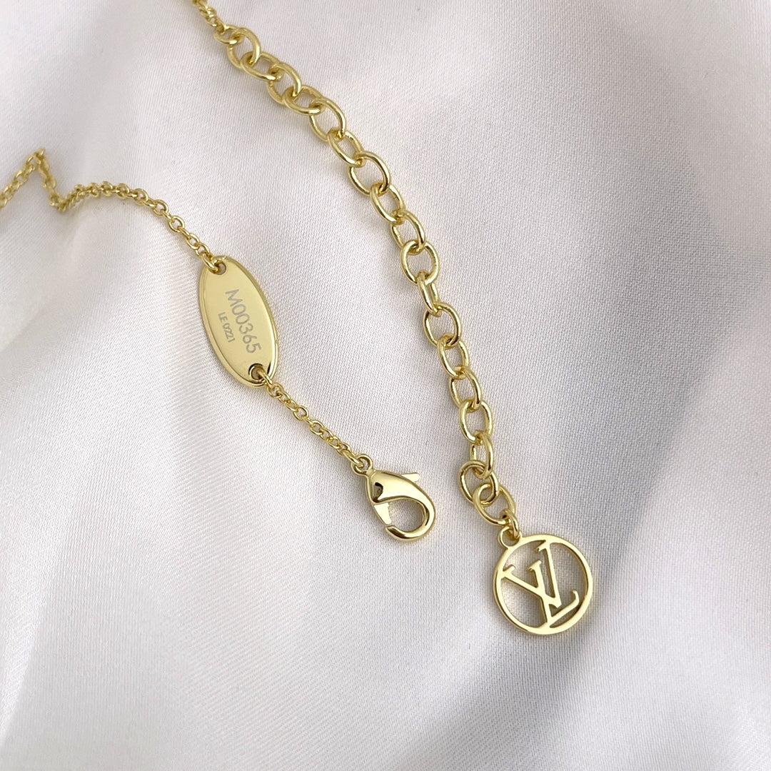 GlowLOUISETTE GOLD NECKLACE