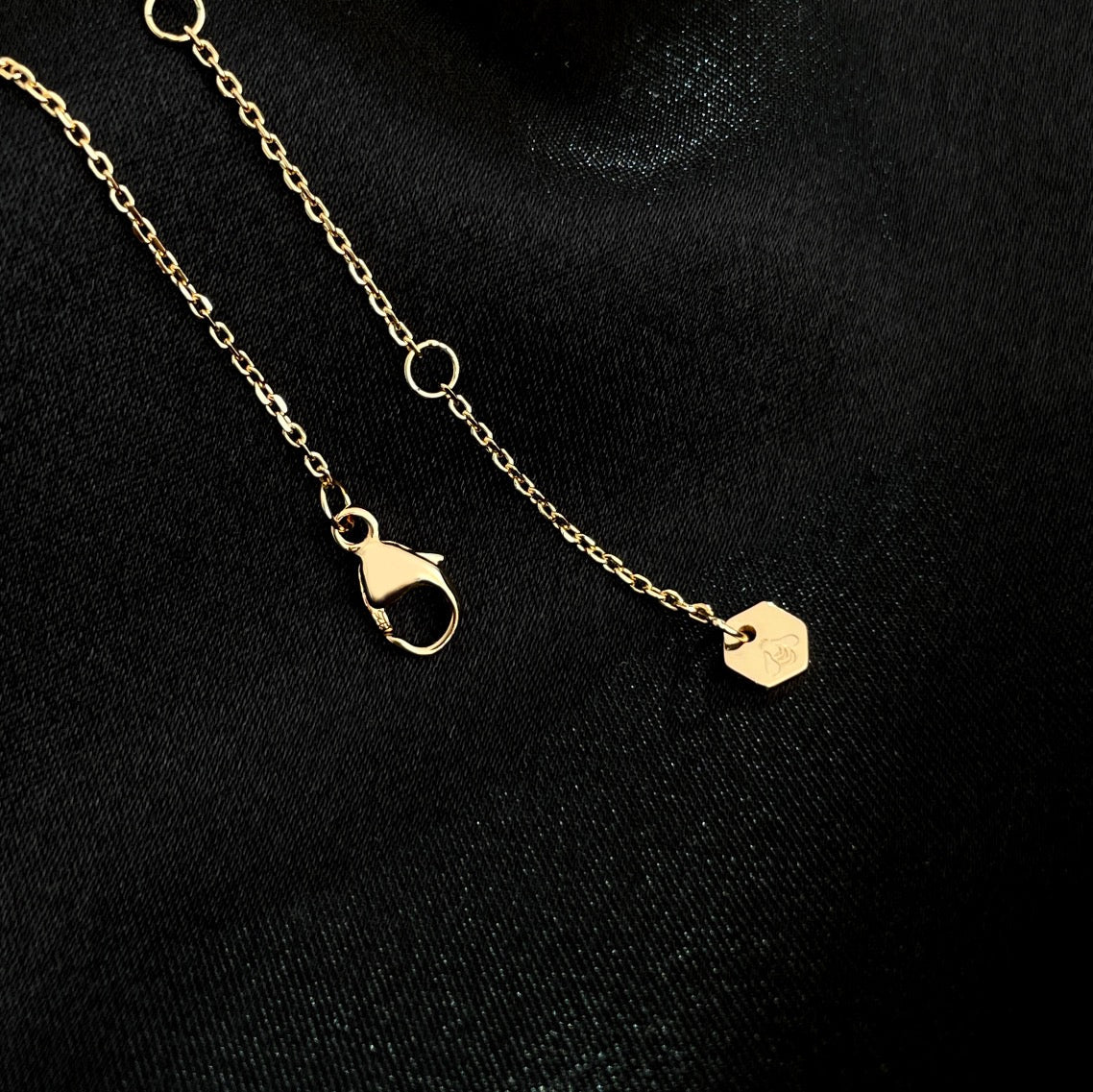 GlowBEE MINI NECKLACE