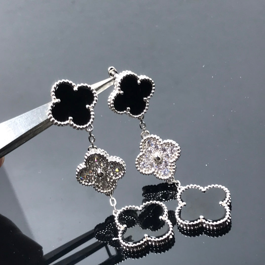 ¡®Glow¡¯CLOVER 3 MOTIF DIAMOND ONYX SILVER EARRINGS