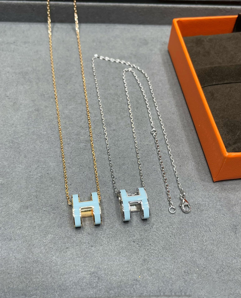 GlowPOP H SKY BLUE NECKLACE