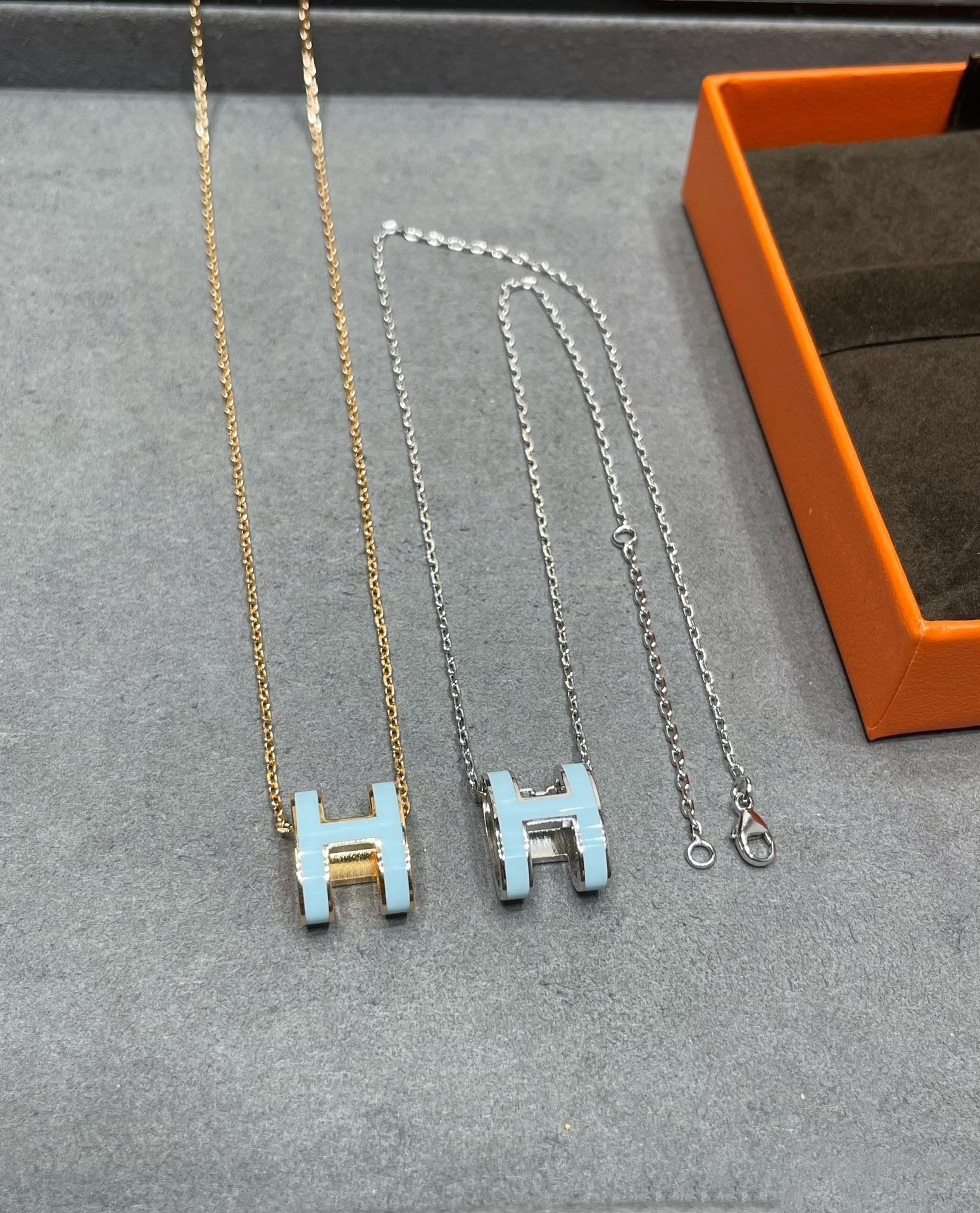 GlowPOP H SKY BLUE NECKLACE