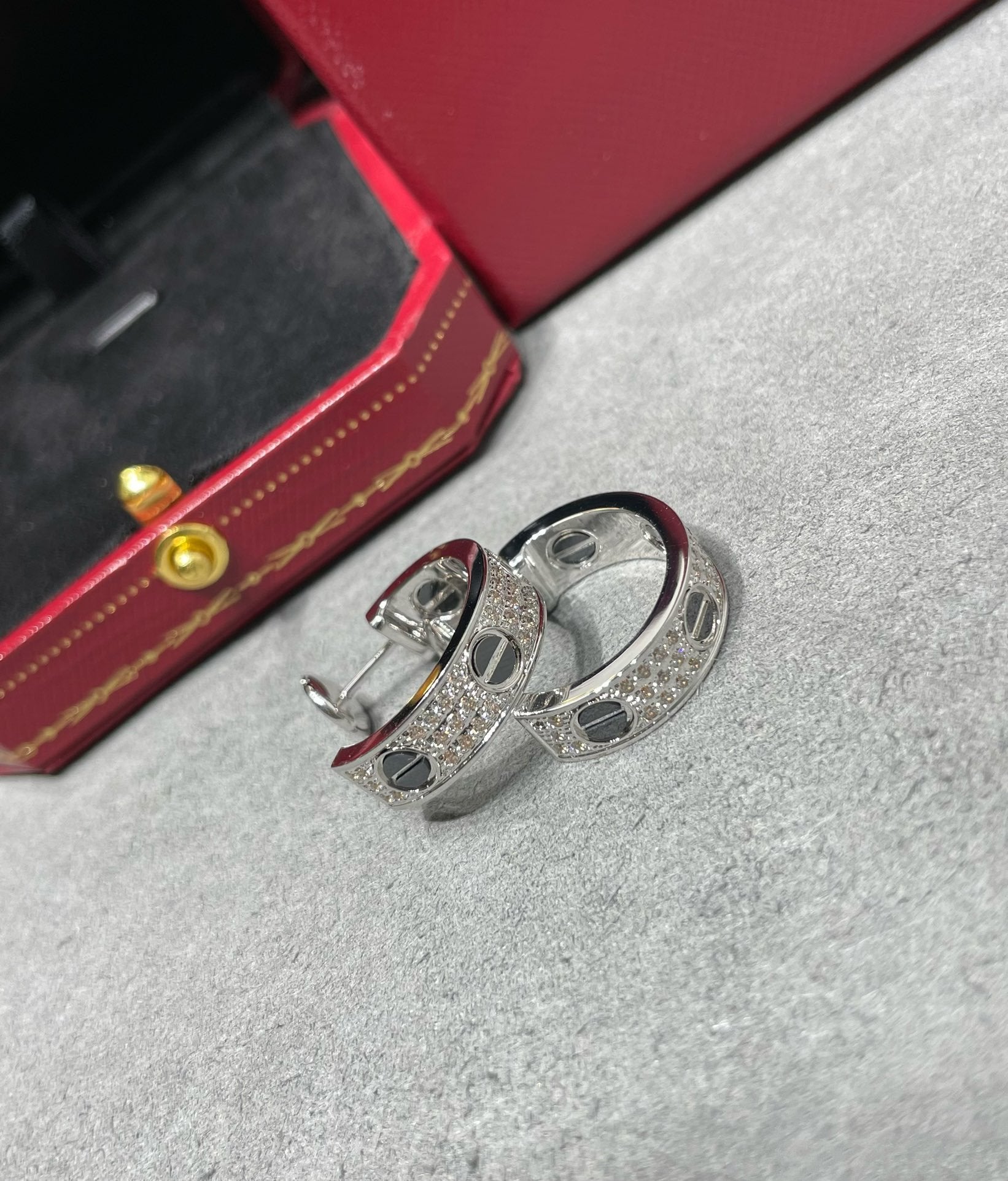 GlowLOVE CERAMIC DIAMOND PAVED SILVER EARRINGS