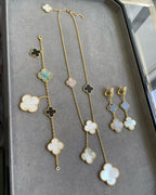 ¡®Glow¡¯CLOVER 3 MOTIF MOP ONYX DARK MOP PINK GOLD EARRINGS