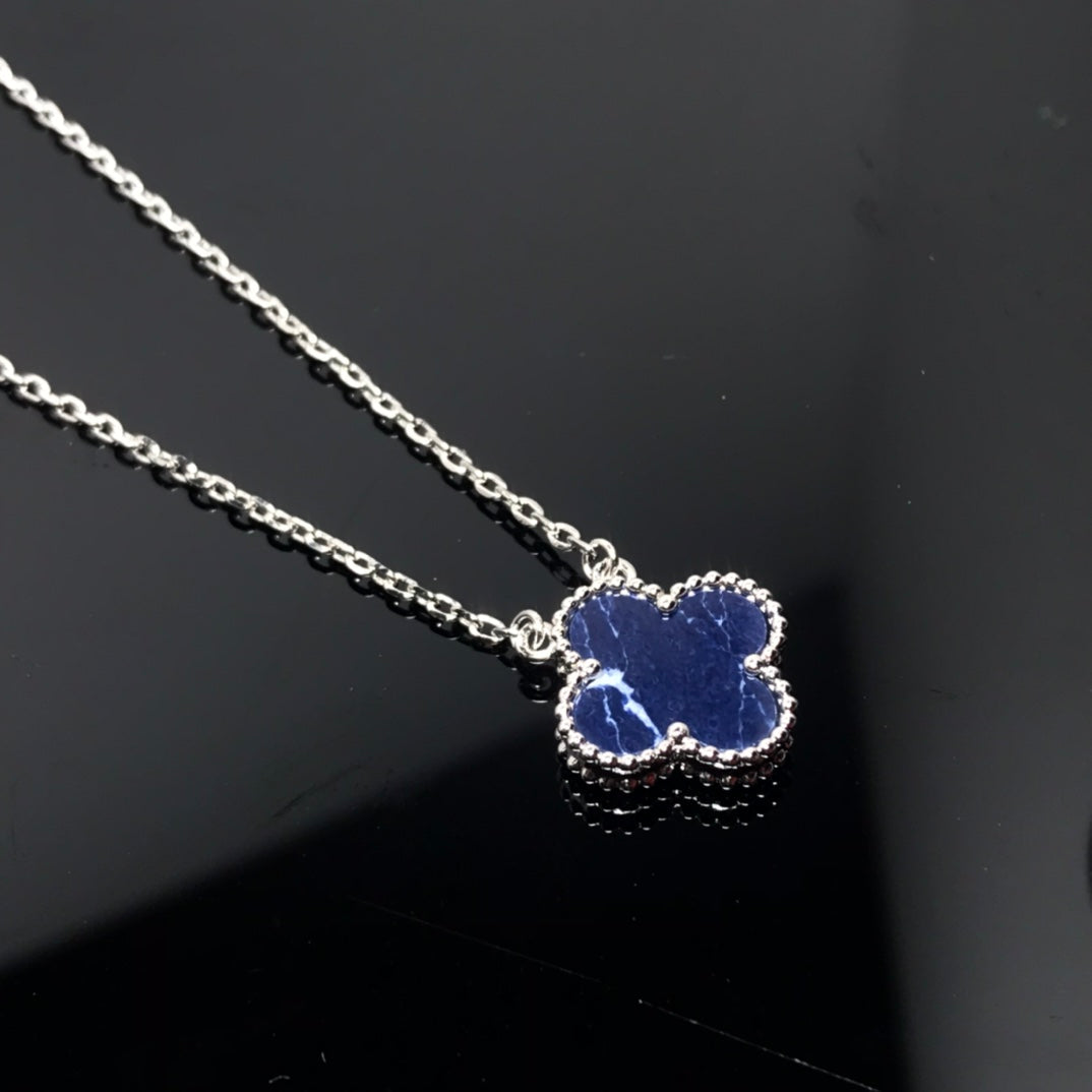 ¡®Glow¡¯CLOVER PIETERSITE SILVER LONG NECKLACE