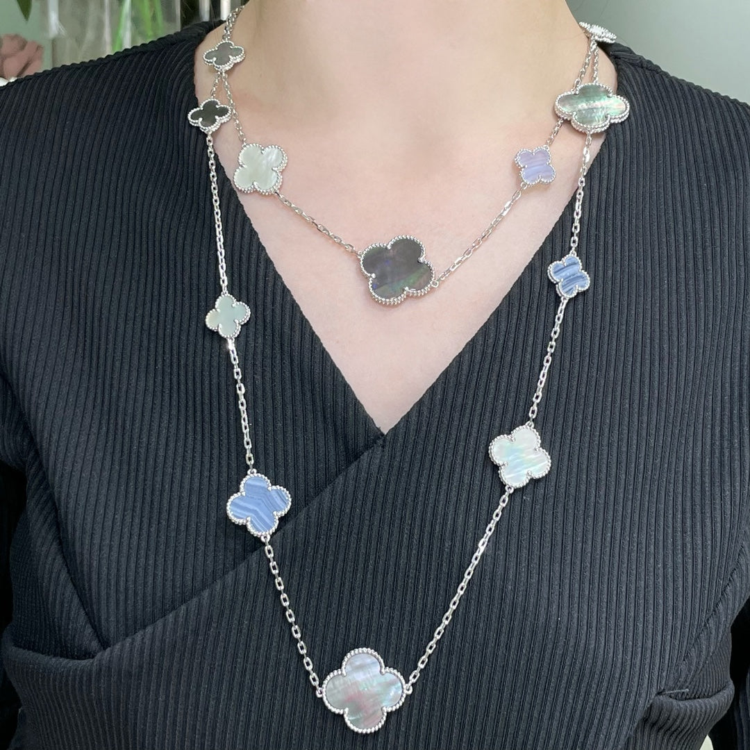 ¡®Glow¡¯CLOVER 16 MOTIF CHALCEDONY MOP SILVER NECKLACE