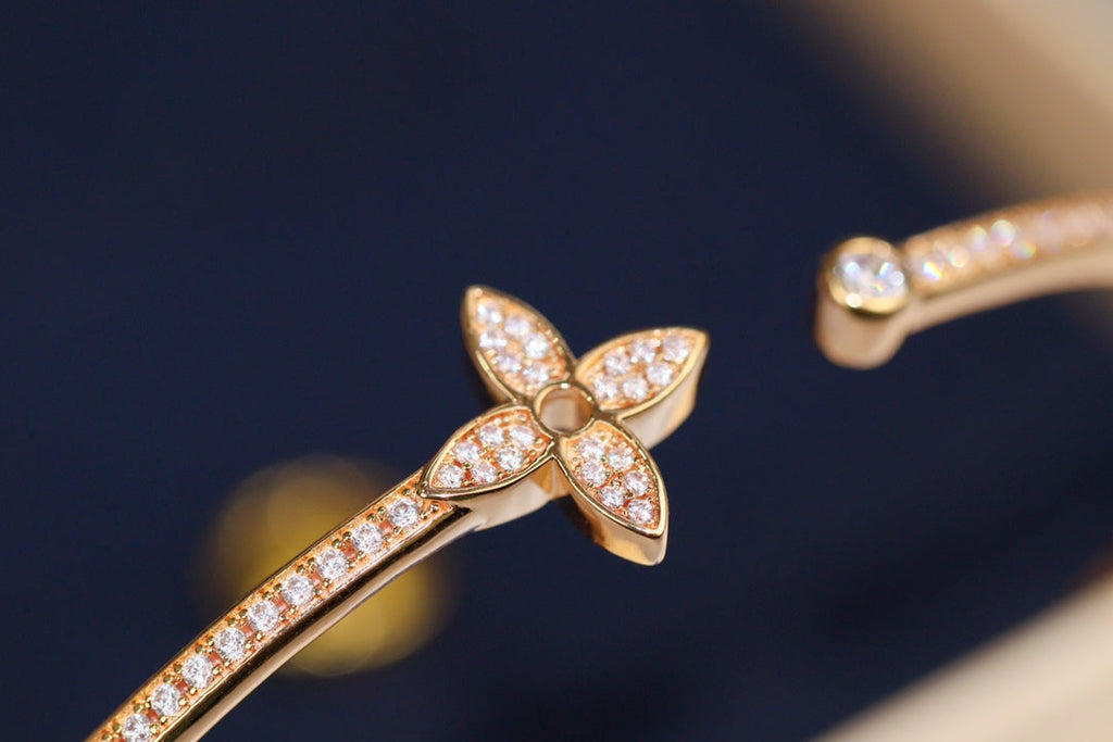 GlowIDYLLE PINK GOLD OPEN BRACELET DIAMOND PAVED