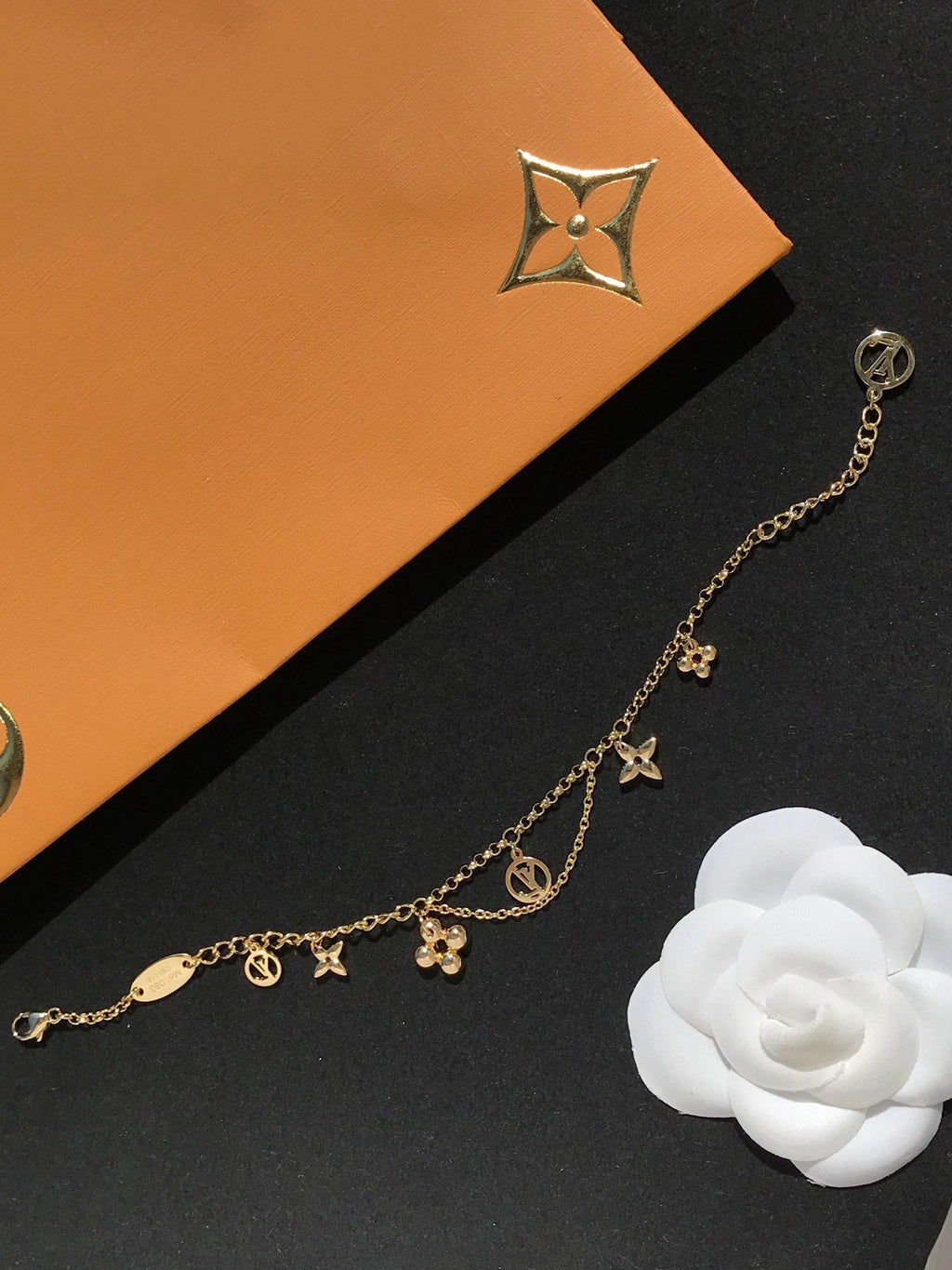 GlowBLOOMING PINK GOLD MOP BRACELET